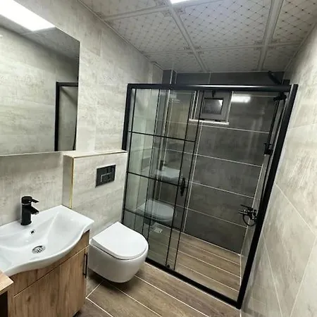 Denize Yakin Konforlu Apartment *